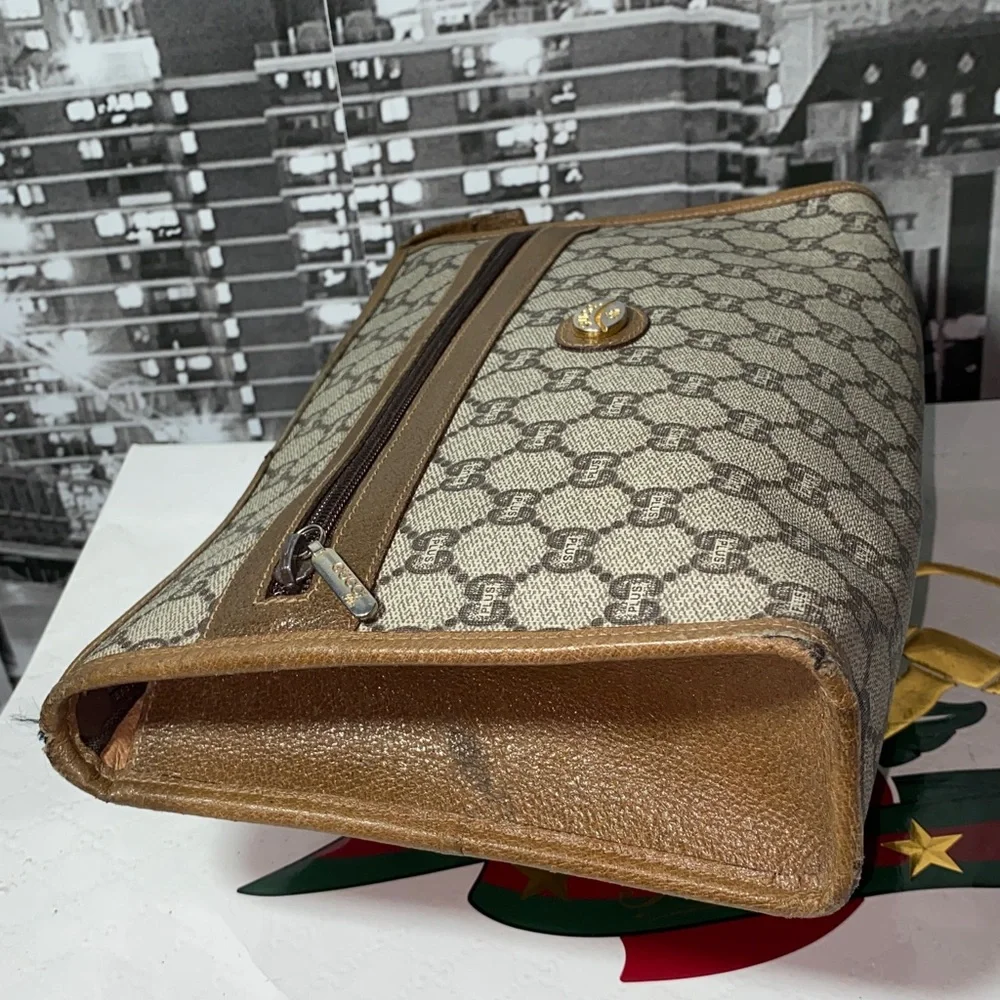 Authentic Rare Gucci Plus GG Monogram Clutch - Picture 9 of 15